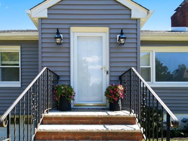 17 Ralph Pl, Morristown, NJ 07960