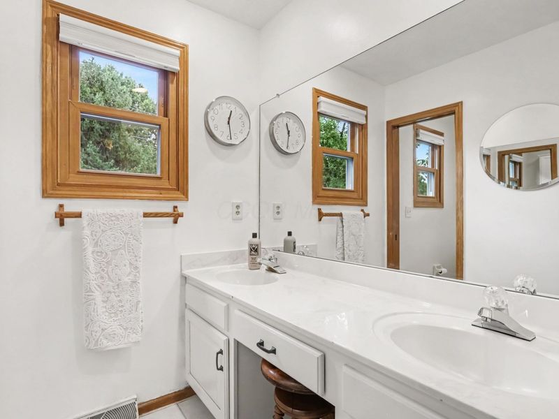 5553 Parker Hill Lane , Dublin, OH 43017 Photo 25