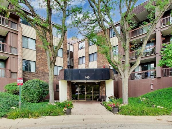 440 Raintree Court , Unit 2J, Glen Ellyn, IL 60137