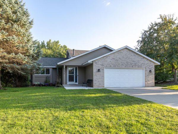 9449 83rd Street S, Cottage Grove, MN 55016