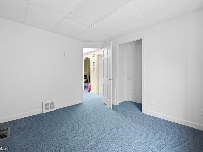 1077 W State Street, Alliance, OH 44601 Photo 3