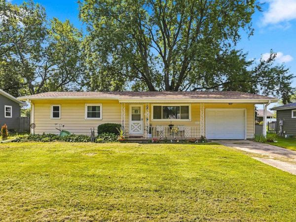 1015 Greenfield Ave. , Waverly, IA 50677