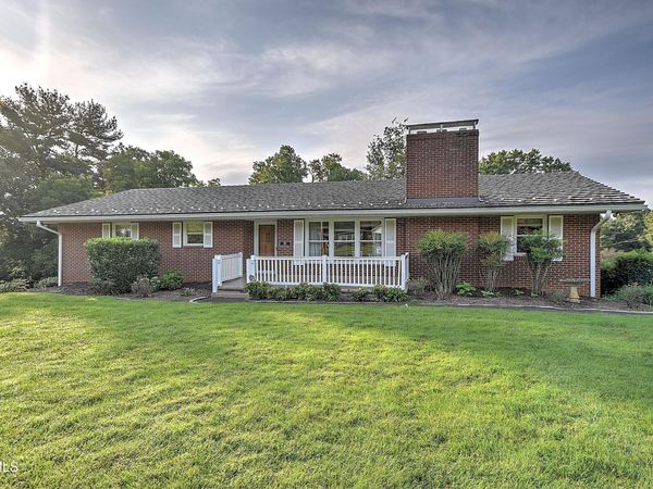 105 Meadowview Drive, Jonesborough, TN 37659