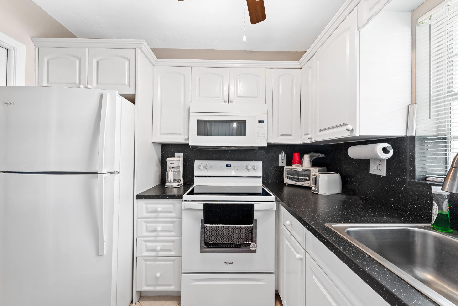 2100 NE 38th Street, Unit 205, Lighthouse Point, FL 33064 Photo