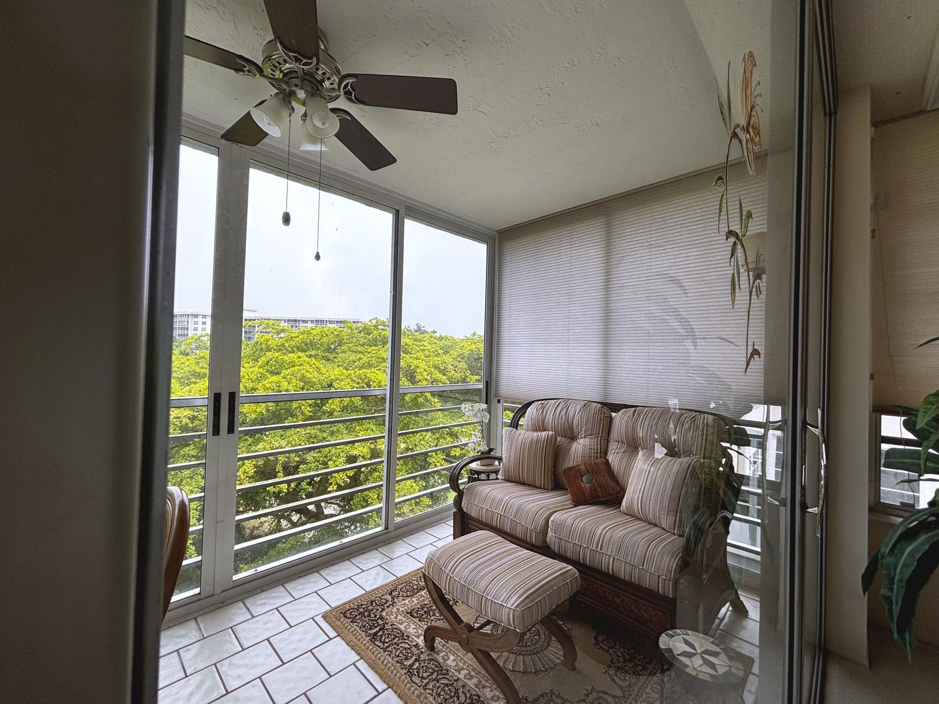 3930 Oaks Clubhouse Drive, Unit 506, Pompano Beach, FL 33069 Photo