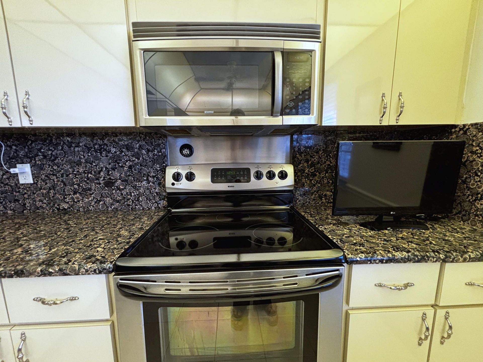 3930 Oaks Clubhouse Drive, Unit 506, Pompano Beach, FL 33069 Photo