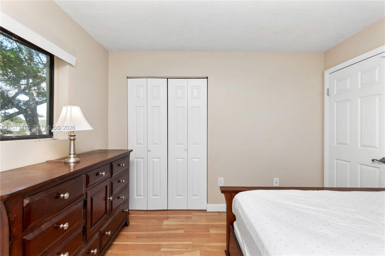 400 Palm Cir W , Unit 208, Pembroke Pines, FL 33025 Photo