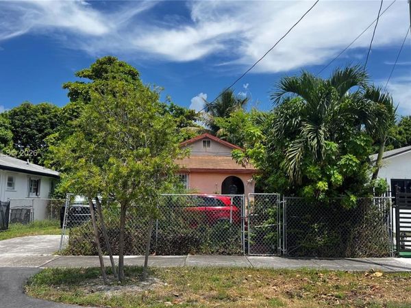 1135 NW 65th St , Miami, FL 33150