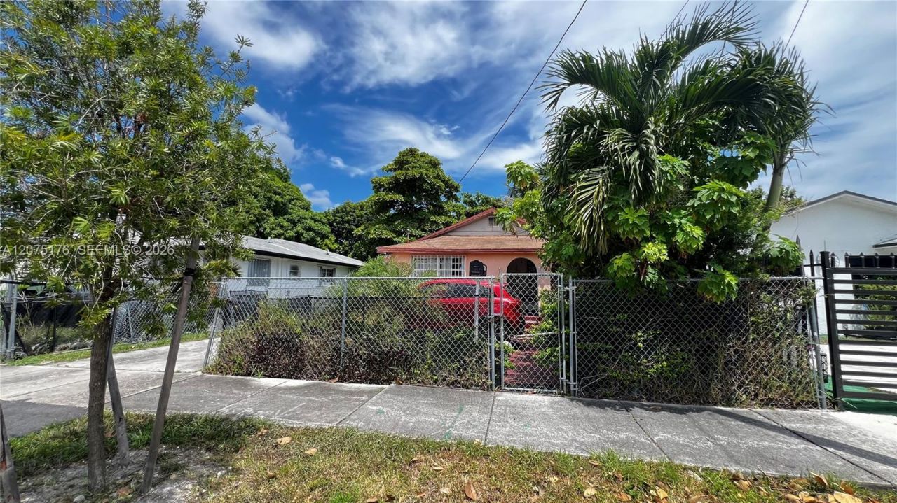 1135 NW 65th St , Miami, FL 33150 Photo