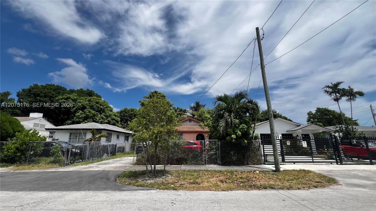1135 NW 65th St , Miami, FL 33150 Photo