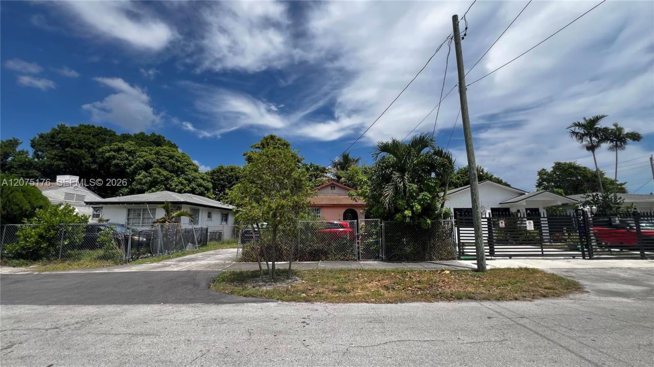 1135 NW 65th St , Miami, FL 33150 Photo