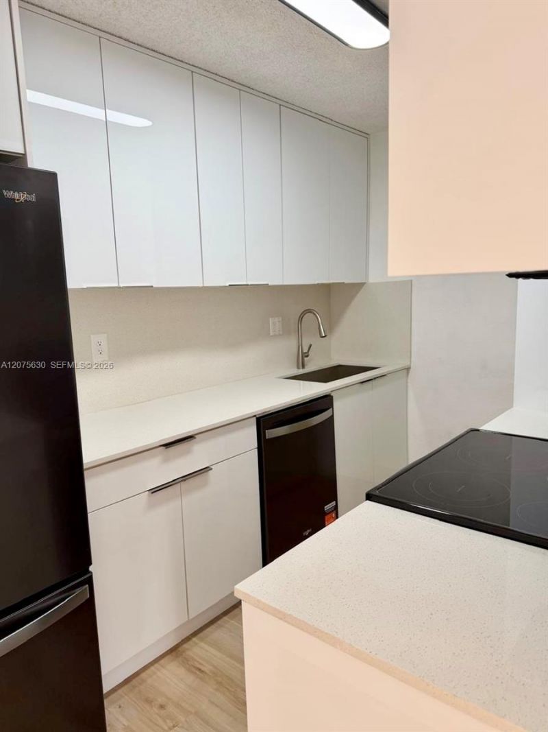 5055 NW 7th St , Unit 413, Miami, FL 33126 Photo