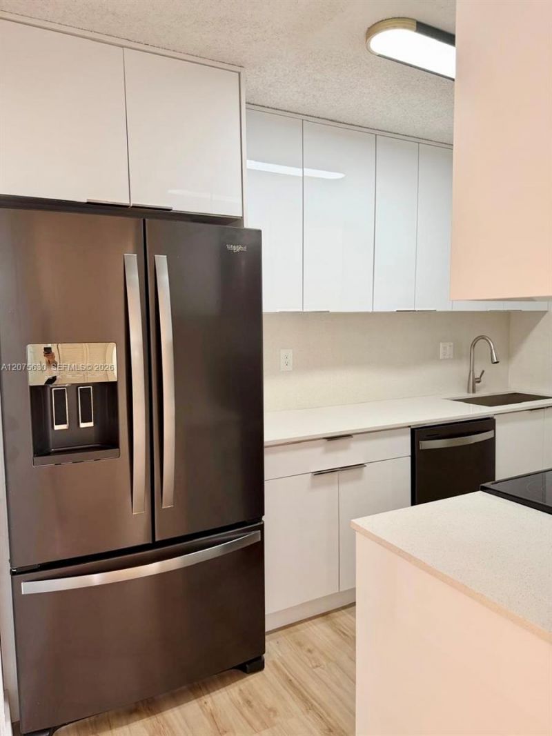 5055 NW 7th St , Unit 413, Miami, FL 33126 Photo