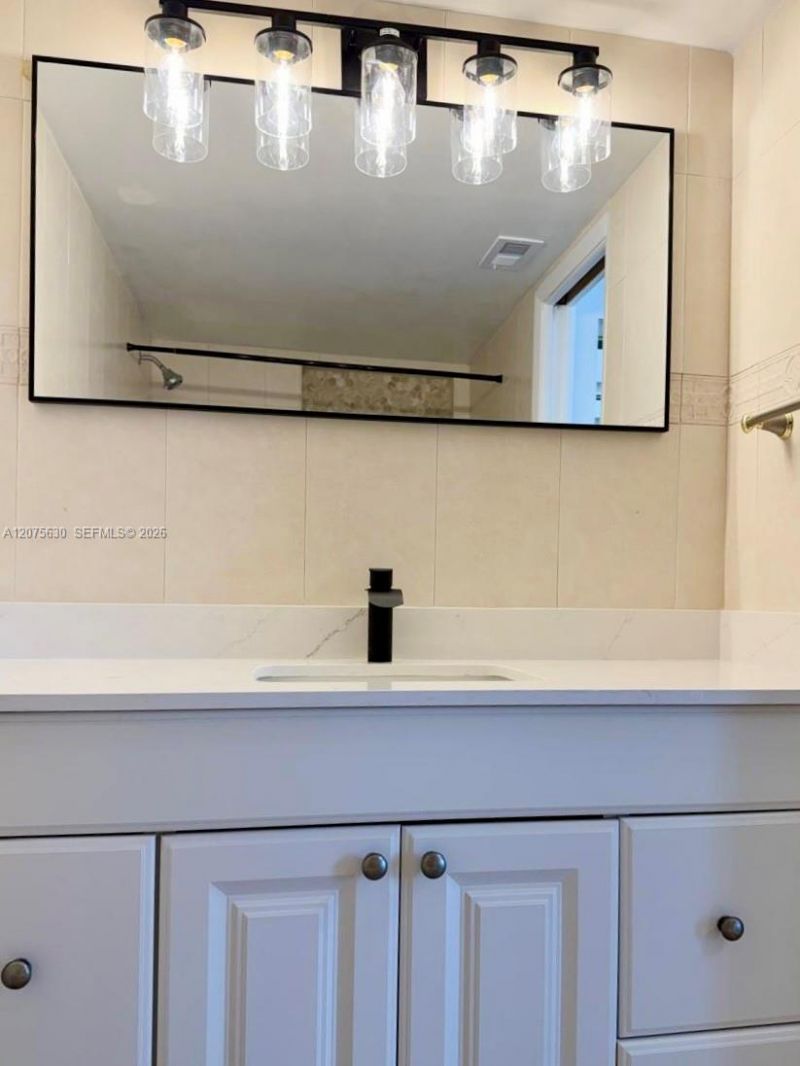 5055 NW 7th St , Unit 413, Miami, FL 33126 Photo