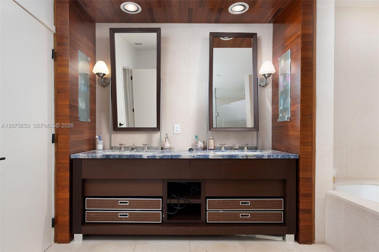 6799 Collins Ave , Unit 510, Miami Beach, FL 33141 Photo