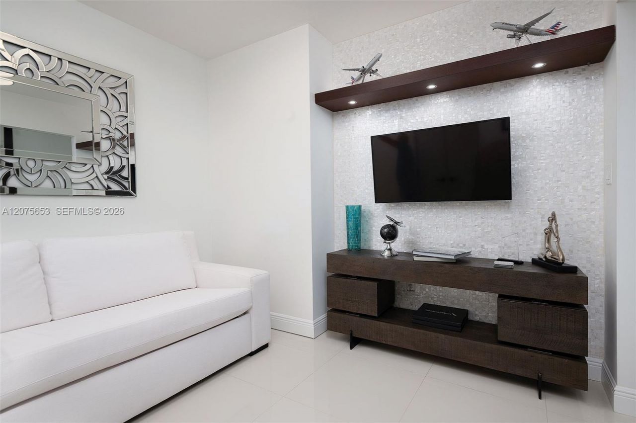 6799 Collins Ave , Unit 510, Miami Beach, FL 33141 Photo