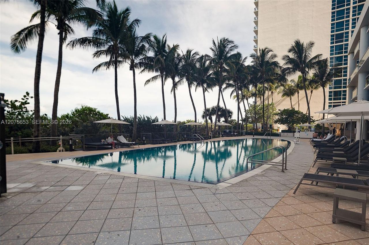 6799 Collins Ave , Unit 510, Miami Beach, FL 33141 Photo