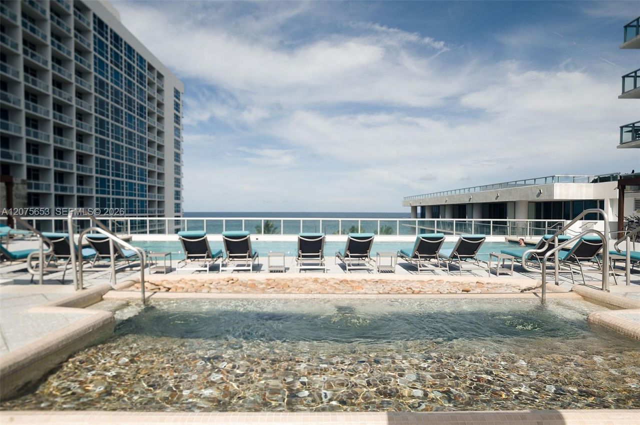 6799 Collins Ave , Unit 510, Miami Beach, FL 33141 Photo