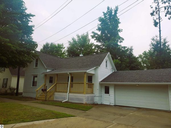 415 Shelby Street, Cadillac, MI 49601