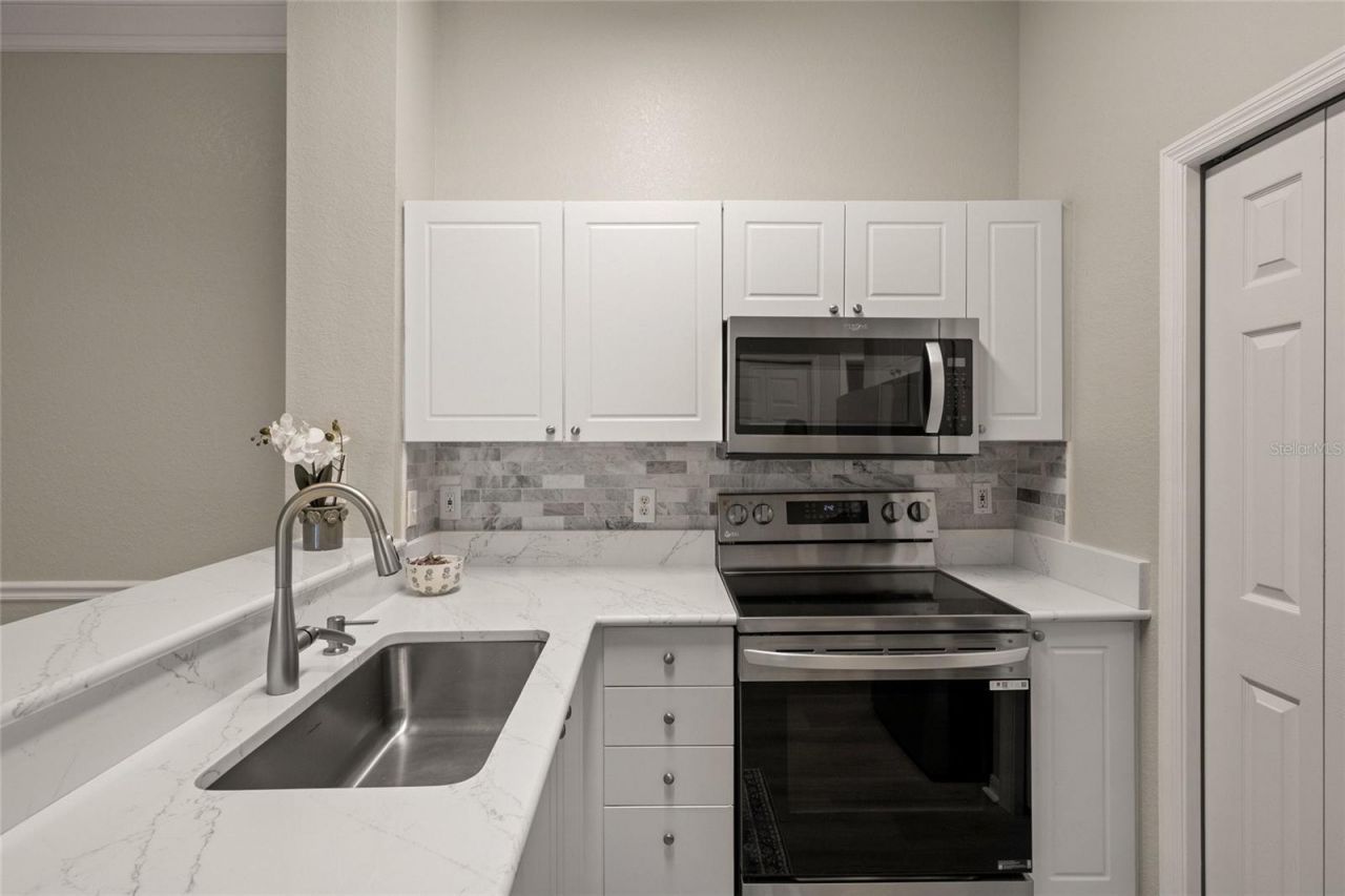 5152 Northridge Road, Unit 304, Sarasota, FL 34238 Photo