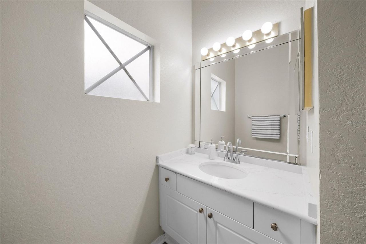 5152 Northridge Road, Unit 304, Sarasota, FL 34238 Photo