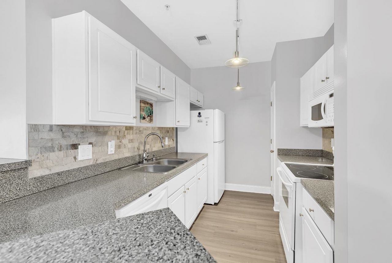 4933 Crab Pond Ct. Photo 11