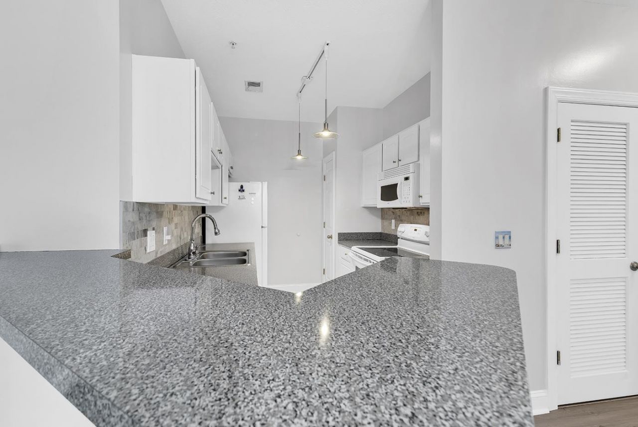 4933 Crab Pond Ct. Photo 12