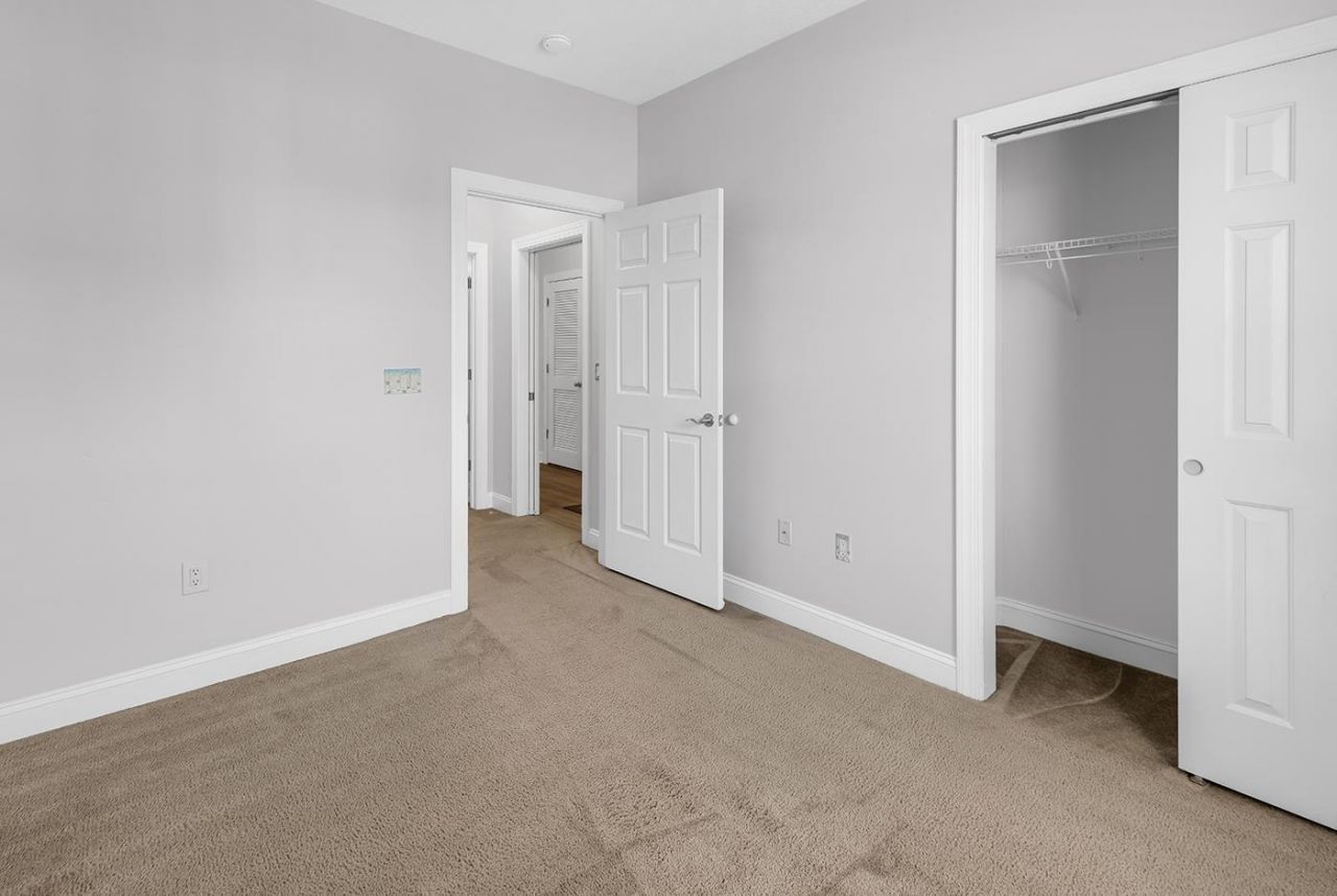 4933 Crab Pond Ct. Photo 7
