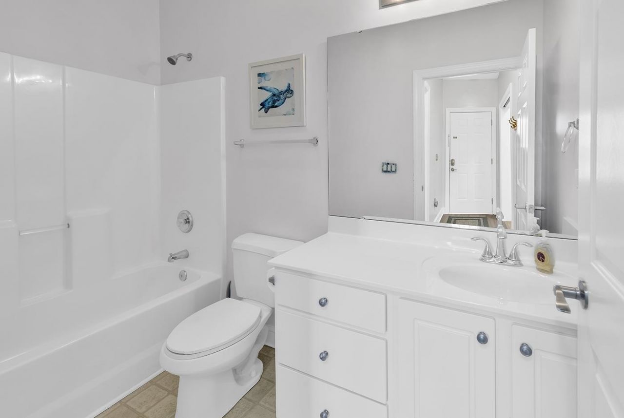 4933 Crab Pond Ct. Photo 8