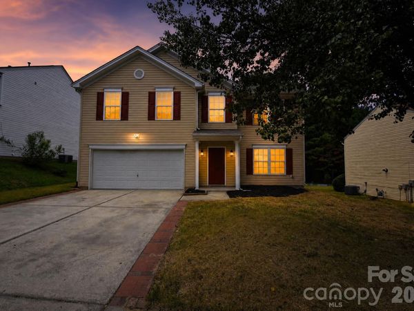 1034 Chalk Hill Lane , Charlotte, NC 28214