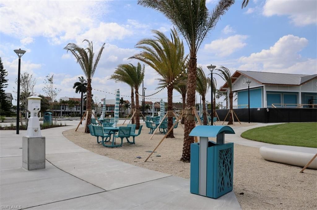 4230 SE 20th Pl, Unit 302, Cape Coral, FL 33904 Photo