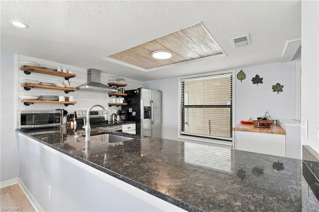 4230 SE 20th Pl, Unit 302, Cape Coral, FL 33904 Photo