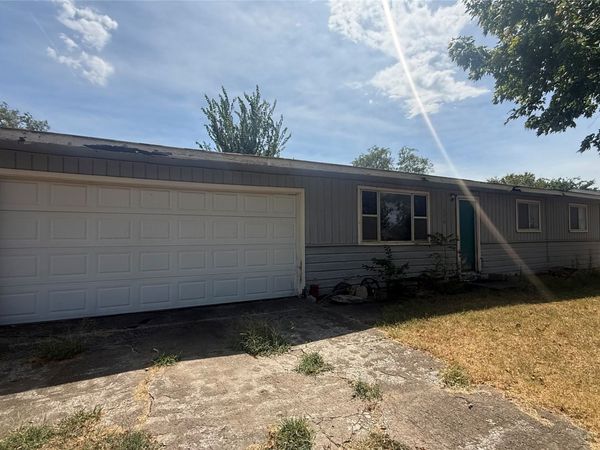320 S Maple Street , Chelsea, OK 74016