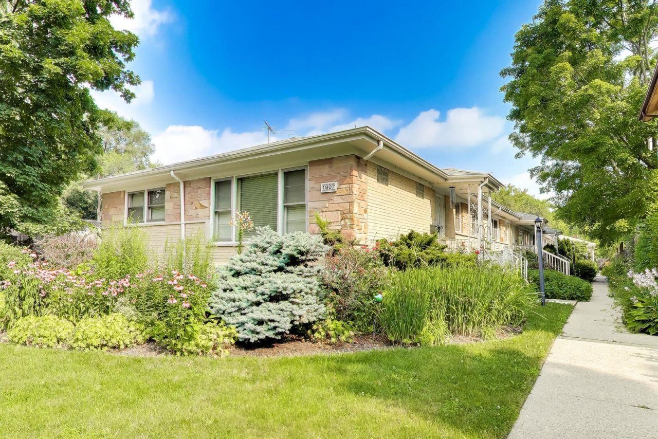 1907 Grant Street, Unit A, Evanston, IL 60201 Main Photo