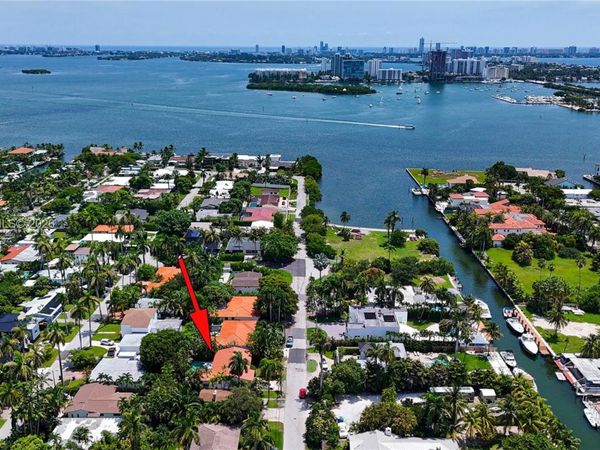 1085 NE 84th St , Miami, FL 33138