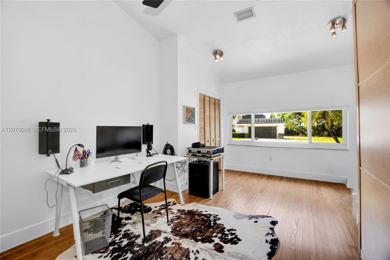 1085 NE 84th St , Miami, FL 33138 Photo