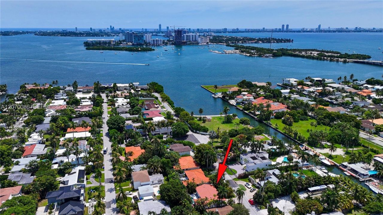 1085 NE 84th St , Miami, FL 33138 Photo