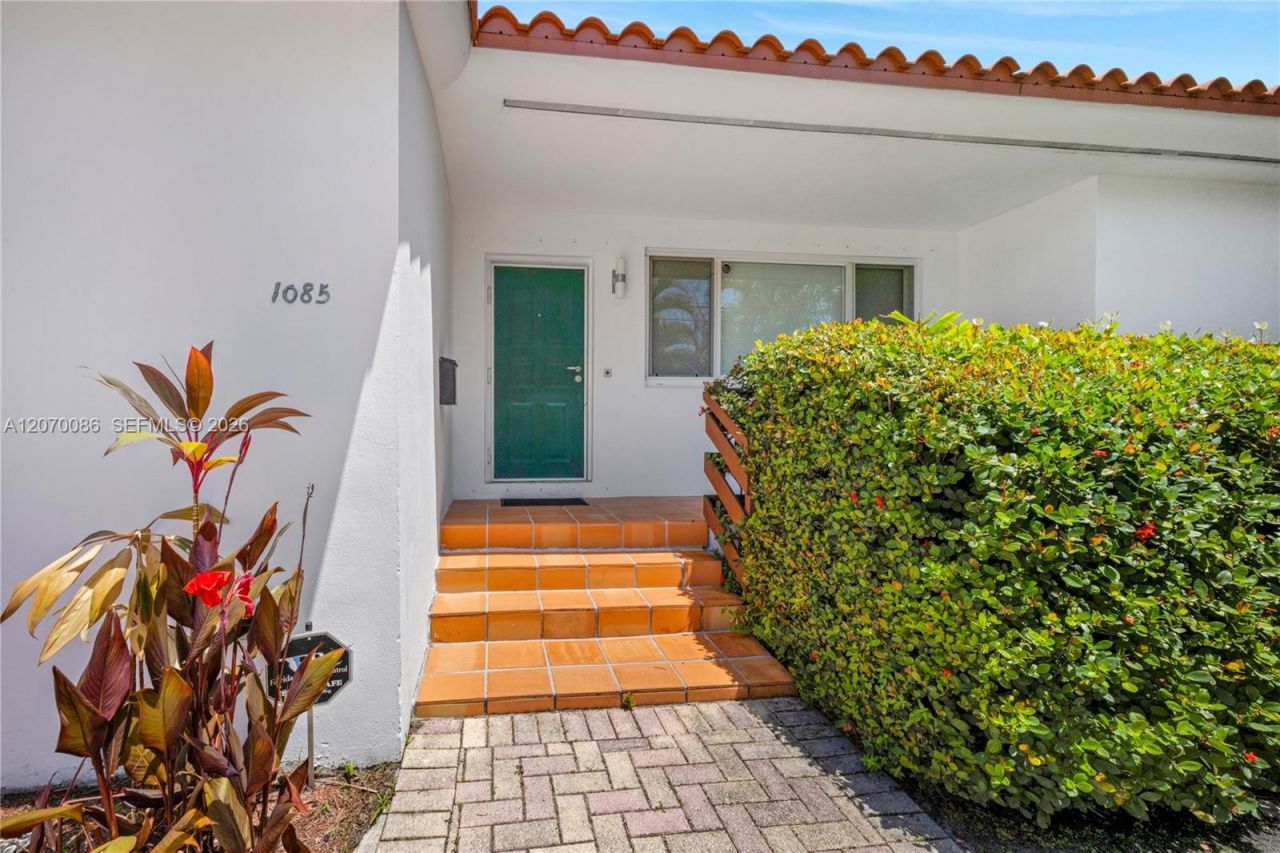 1085 NE 84th St , Miami, FL 33138 Photo