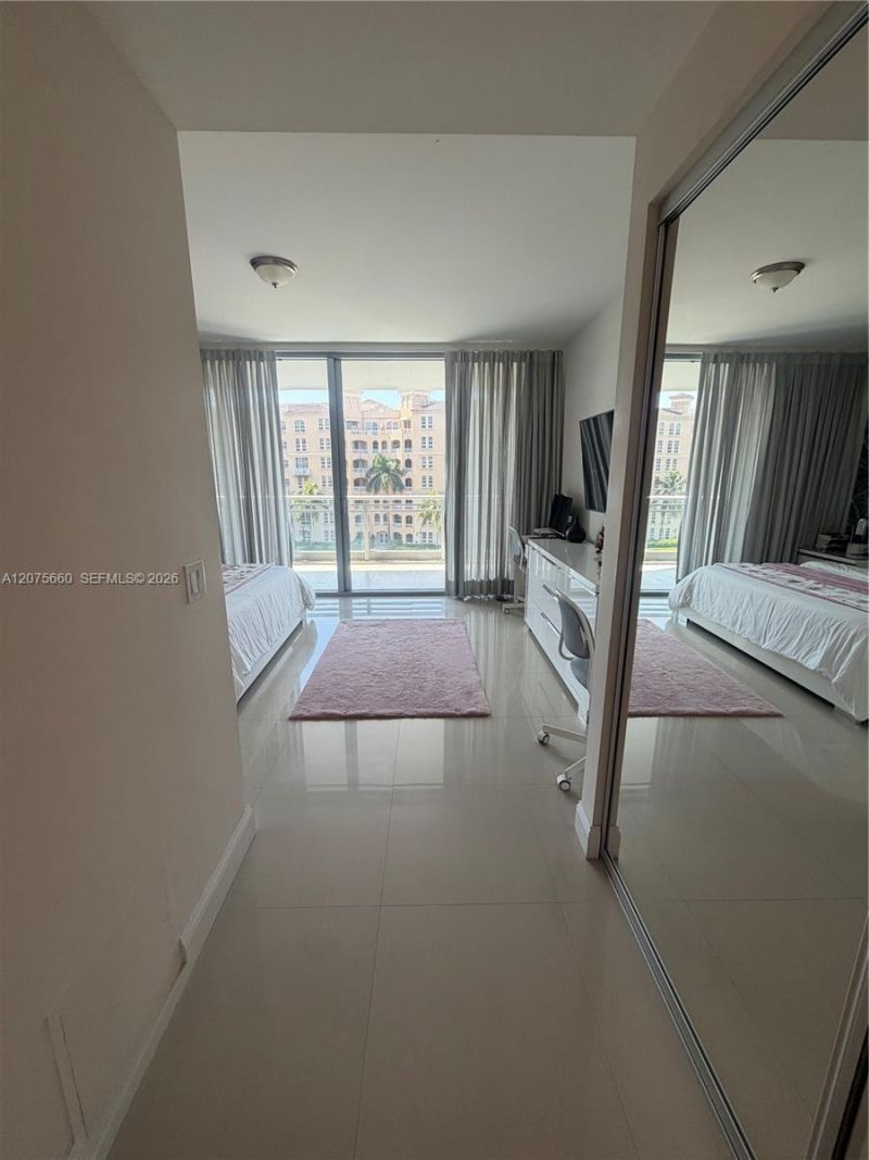 2950 NE 188th St , Unit 325, Aventura, FL 33180 Photo