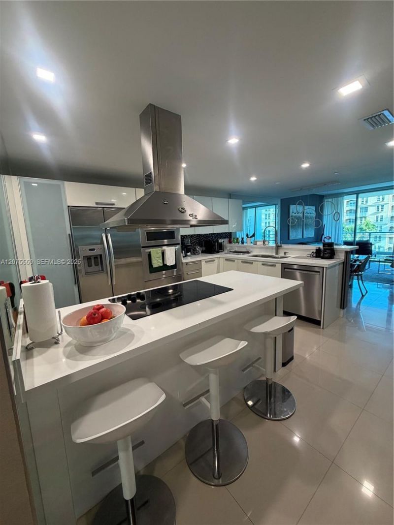 2950 NE 188th St , Unit 325, Aventura, FL 33180 Photo