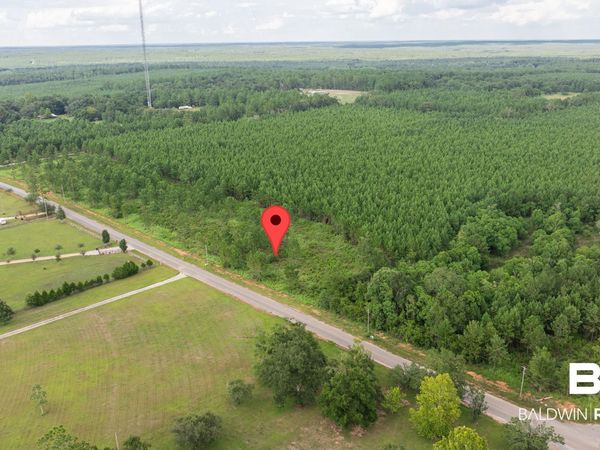 0 Day Rd, Robertsdale, AL 36567