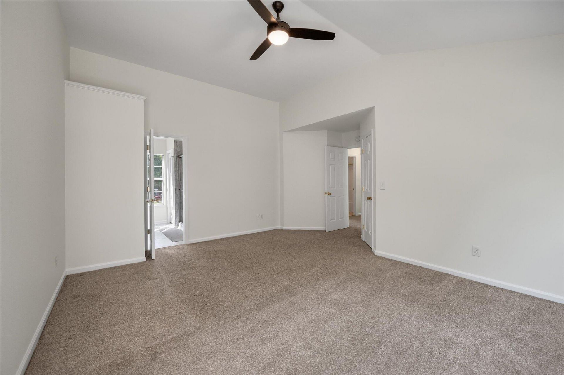 3293 Heathland Way Photo 10