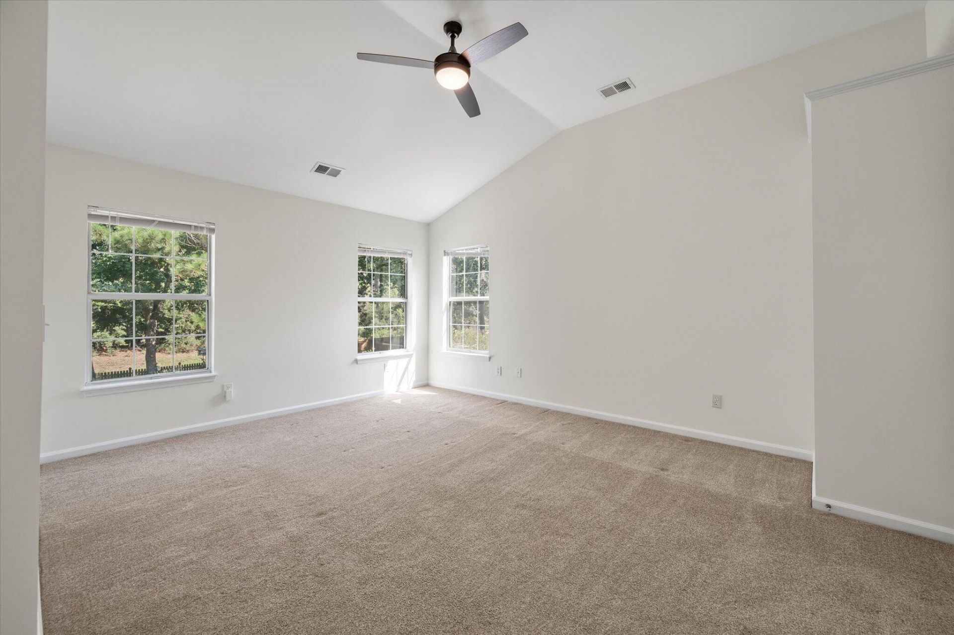 3293 Heathland Way Photo 9