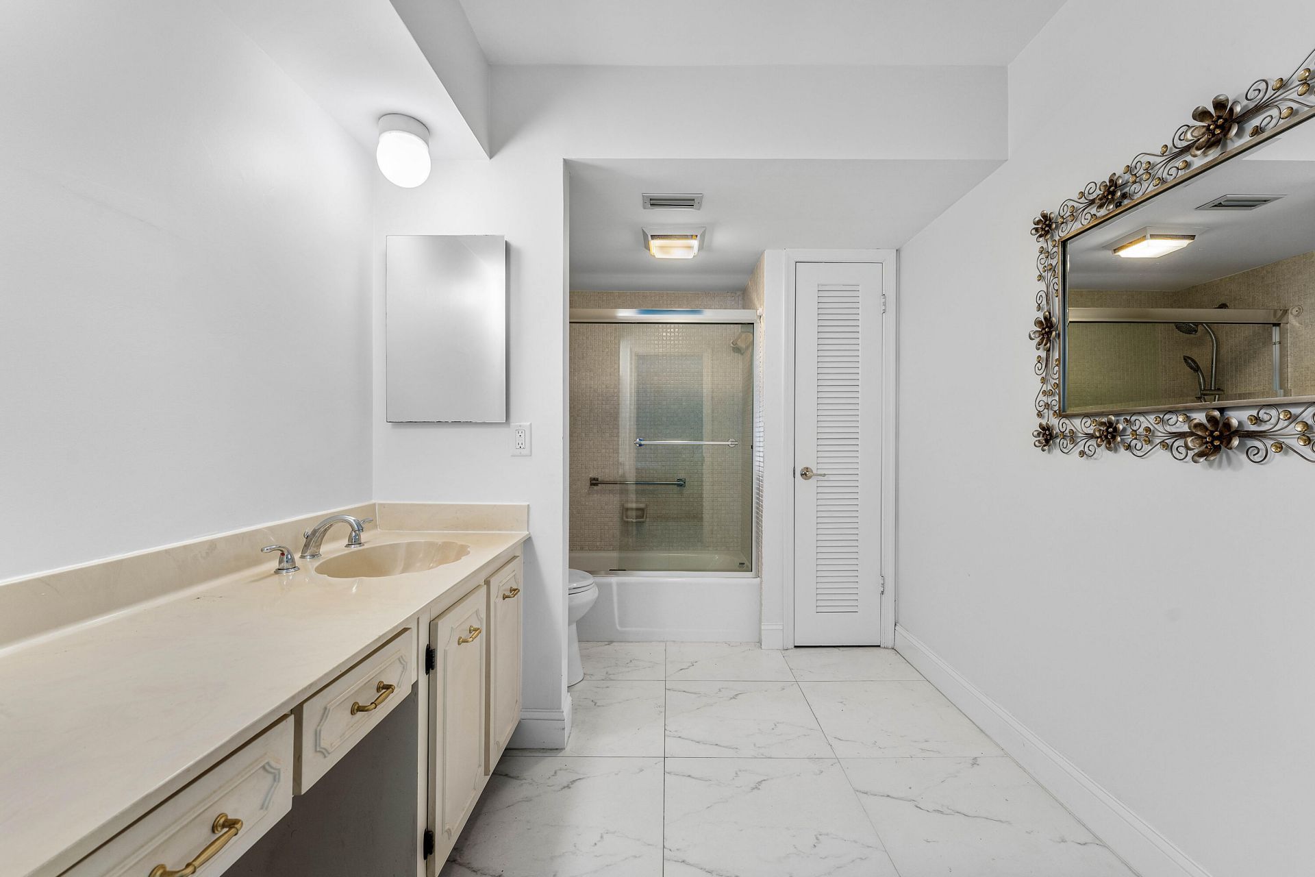 250 John F Kennedy Drive, Unit 107, Atlantis, FL 33462 Photo