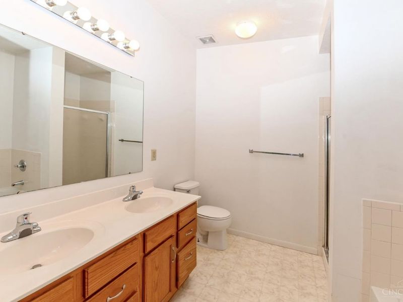 4240 Endeavor Drive, Unit 103, Colerain Township, OH 45252 Photo 15
