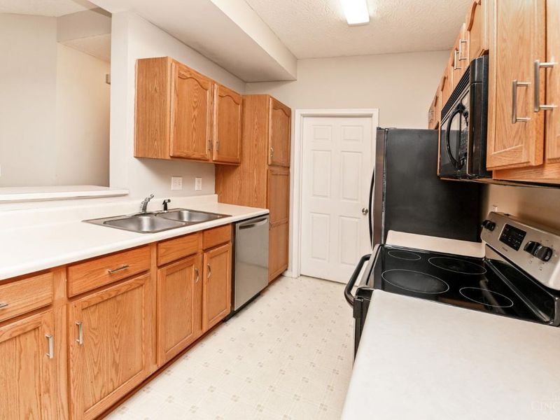 4240 Endeavor Drive, Unit 103, Colerain Township, OH 45252 Photo 8