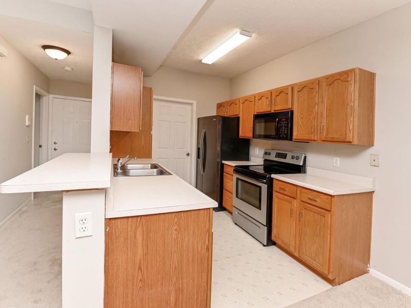 4240 Endeavor Drive, Unit 103, Colerain Township, OH 45252 Photo 9