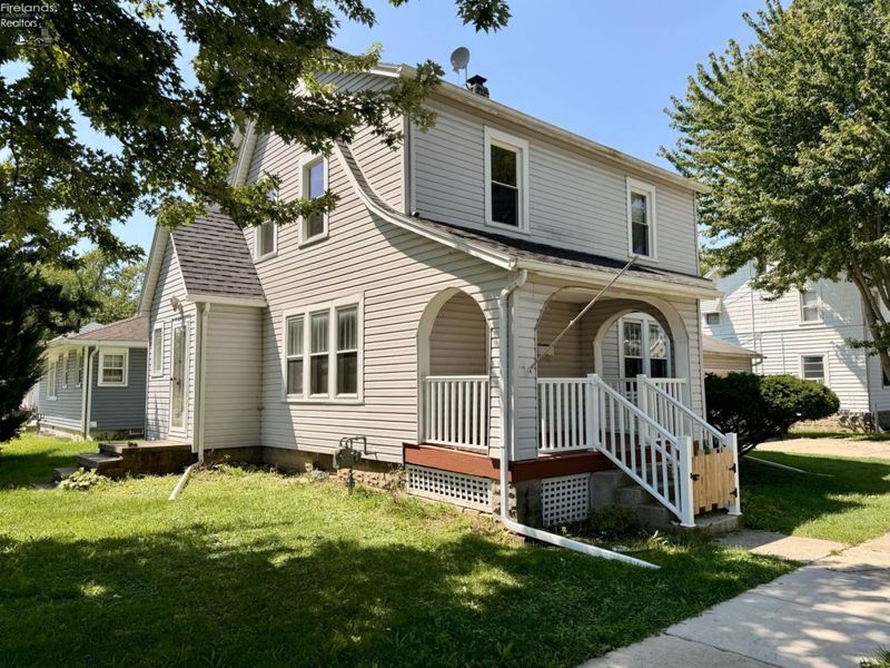 400 S Collinwood Boulevard, Fremont, OH 43420 Photo 2