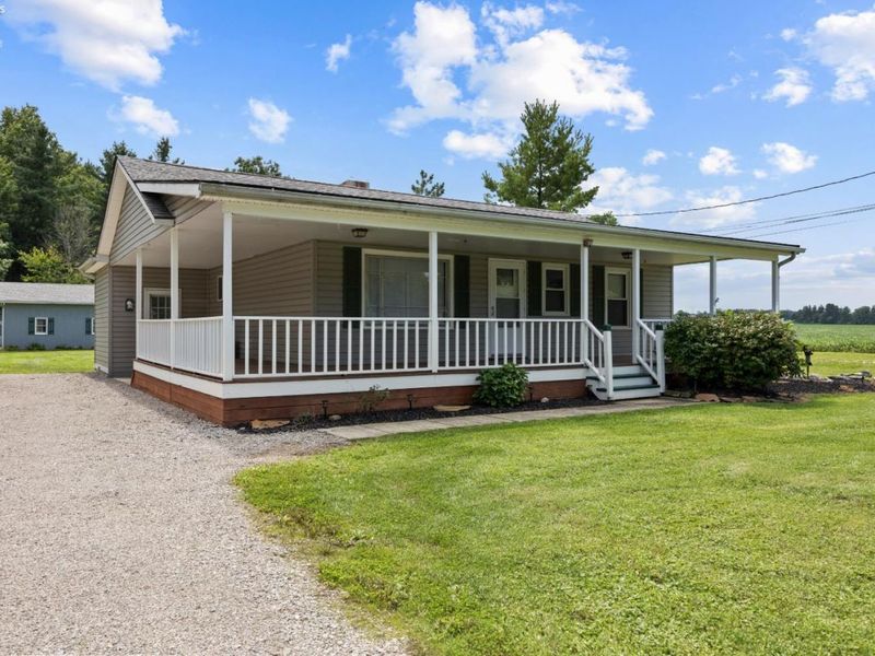 6485 Russia Rd., South Amherst, OH 44001 Photo 1