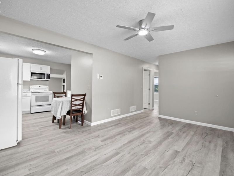6485 Russia Rd., South Amherst, OH 44001 Photo 12